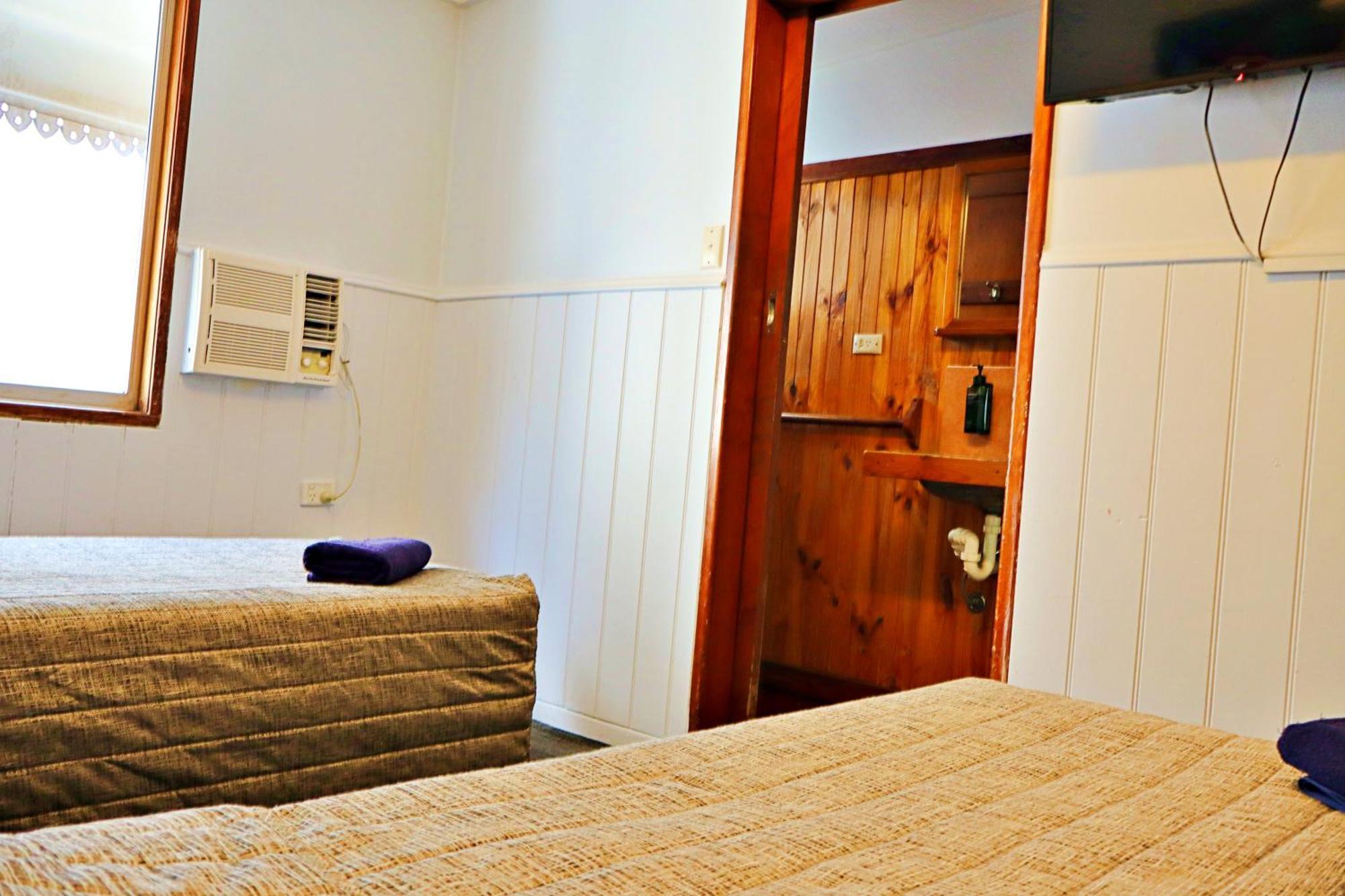 במוטל Brisbane Manor מראה חיצוני תמונה