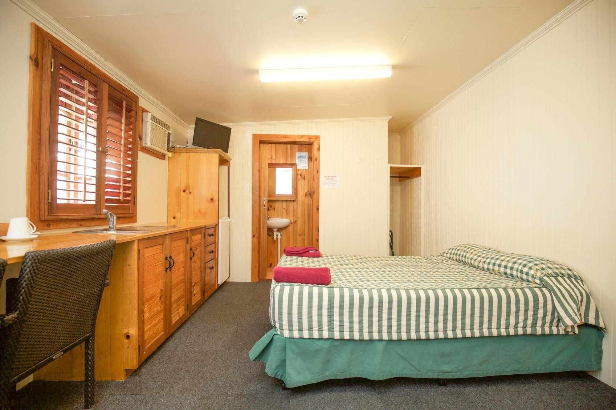 במוטל Brisbane Manor מראה חיצוני תמונה